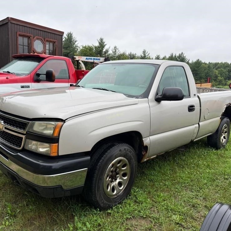 2006 Chevy Silverado 1500 LS Truck