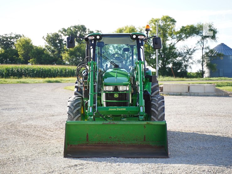 2017-john-deere-5090r-image-2