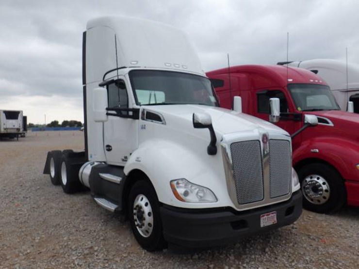2020-kenworth-t680-image-2