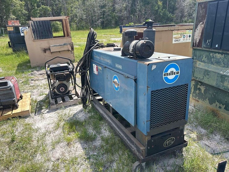 miller-wildcat-350-d-welder-image-4