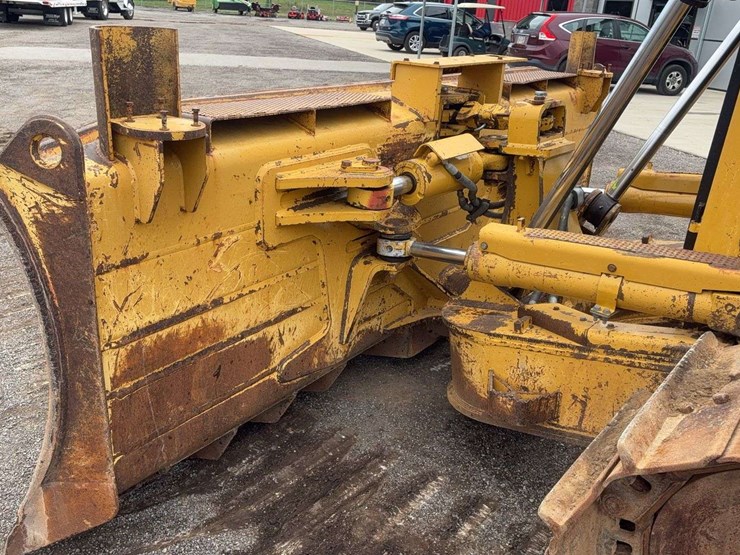 2013-caterpillar-d6t-xw-image-32