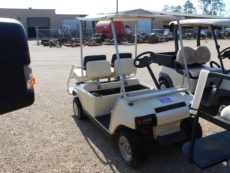 #23038-•-club-car-golf-cart,-gas-powered-|-parts-or-repair-image-2