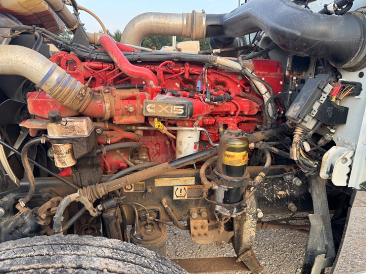 peterbilt-389-image-8