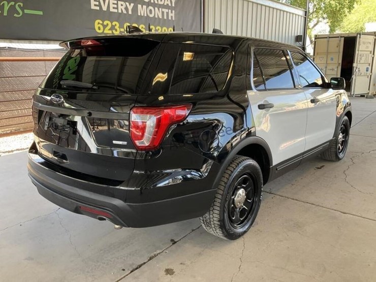 2017-ford-explorer-image-7