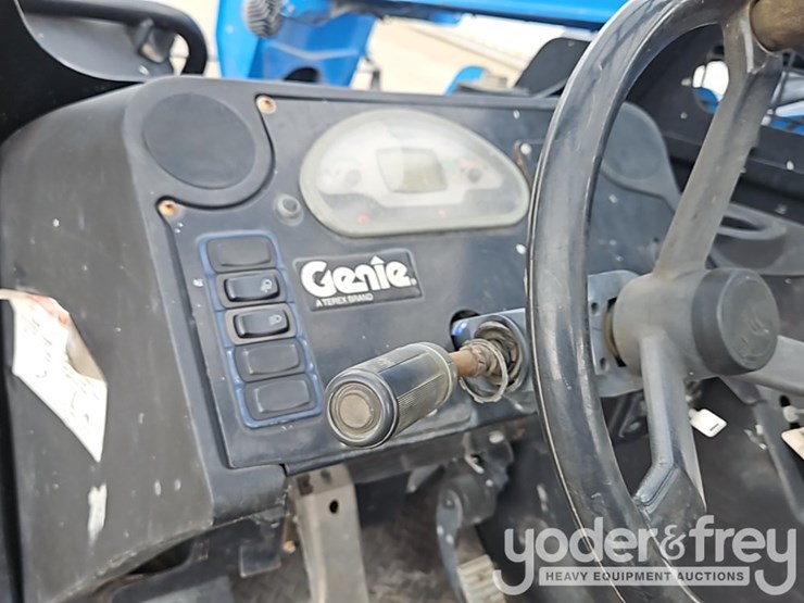 2019-genie-gth844-image-24