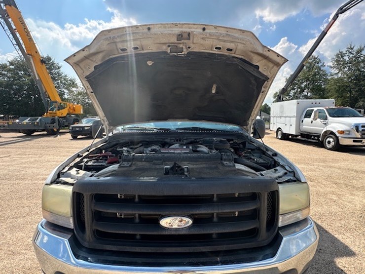 2003-ford-f550-image-54