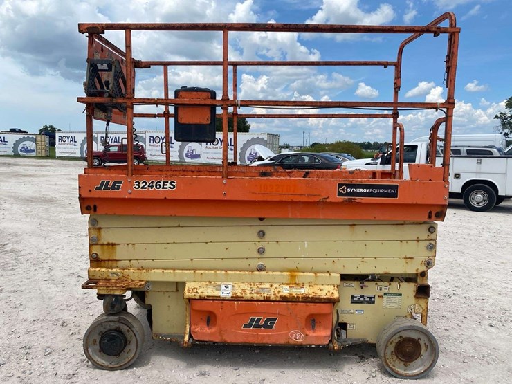 2018-jlg-3246es-image-22