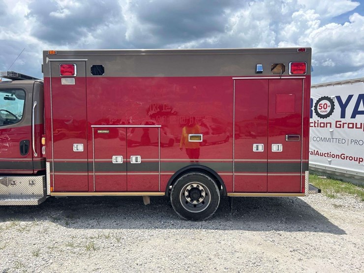 2009-freightliner-m2-106-medtec-ambulance-image-18