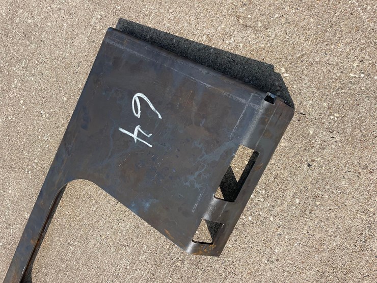 skidloader-open-back-plate-image-5