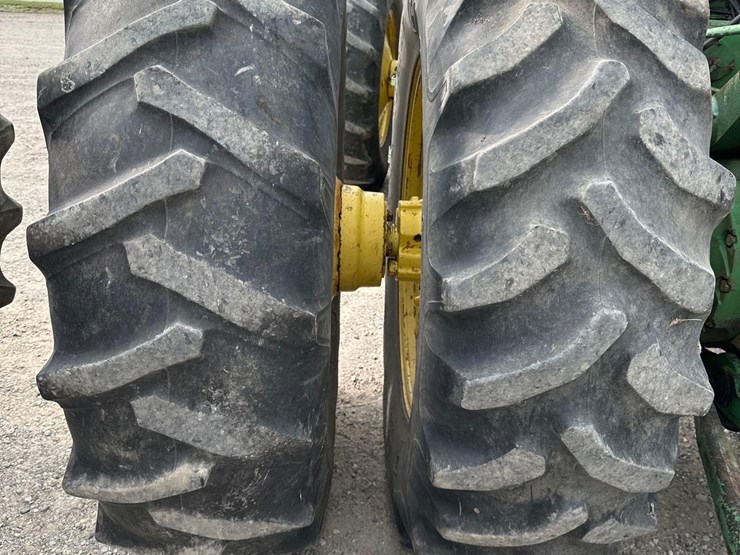 john-deere-7520-image-8