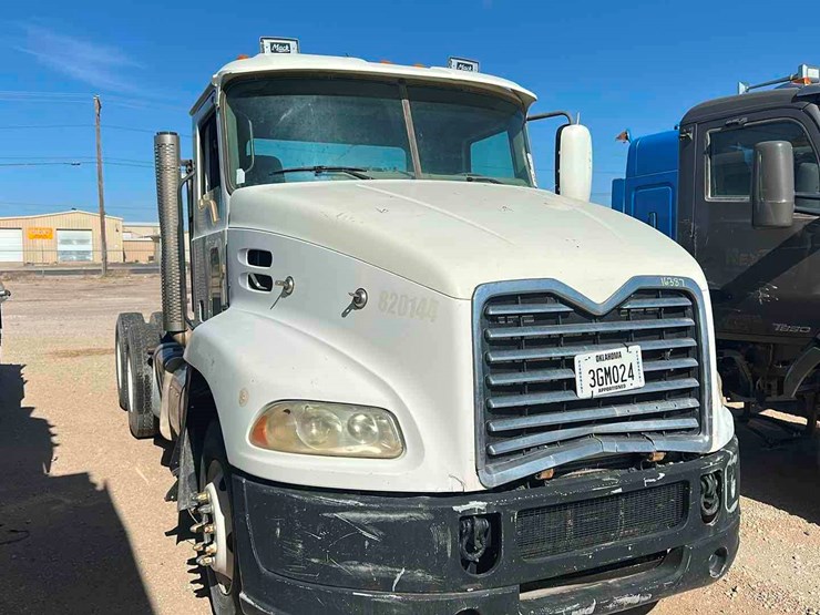 2012-mack-cxu-pinnacle-(inoperable)-image-2