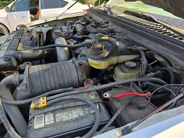 2004-ford-f550-image-43