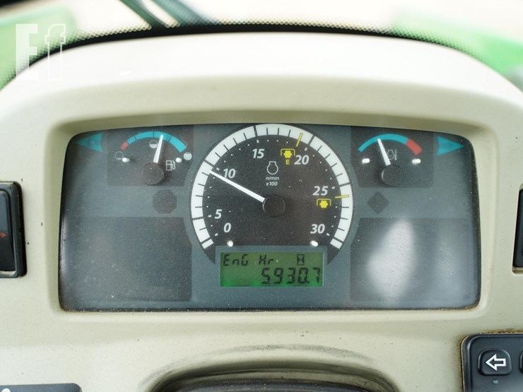 john-deere-4044r-image-42