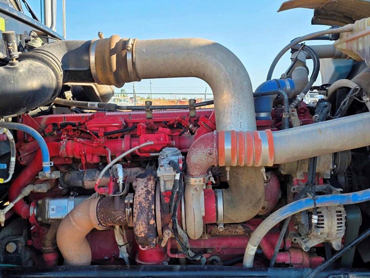 2015-peterbilt-389-image-15
