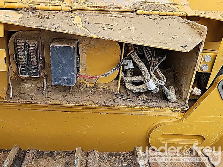 2018-deere-850k-lgp-image-61