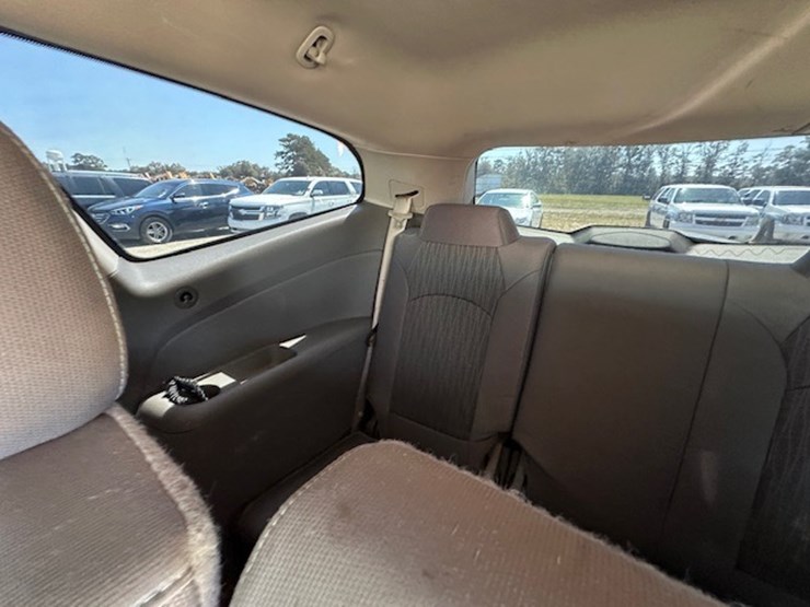 2016-chevrolet-traverse-ls-image-30