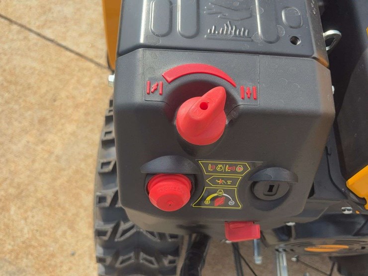 2023-cub-cadet-3x30-hd-snowblower-image-9