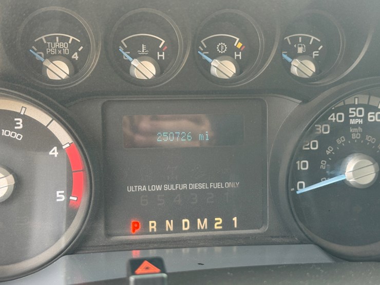 2014-ford-f550-image-24
