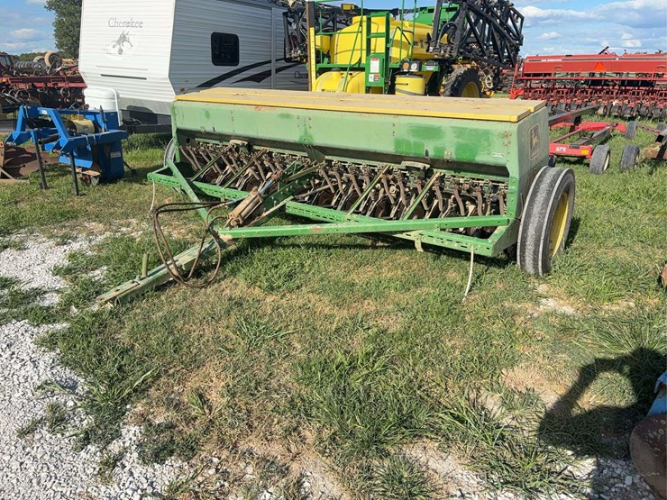 john-deere-8300-image-1