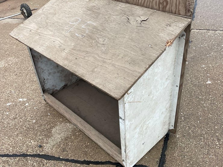 20”-x-4ft-fence-hanging-mineral-feeder-image-6