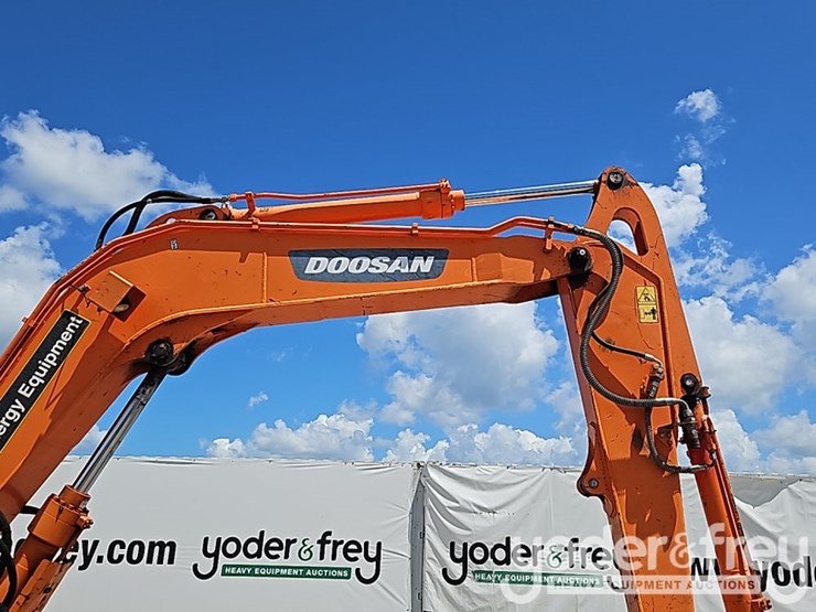 2018-doosan-dx85r-3-image-15