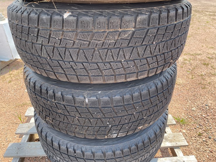 #4753-•-set-of-(4)-tires-on-rims-image-9