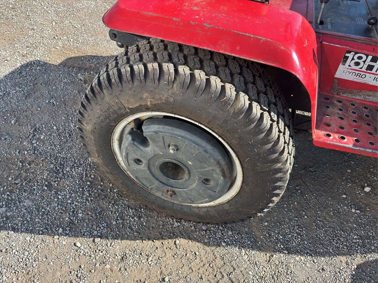 mtd-lawn-tractor-image-8