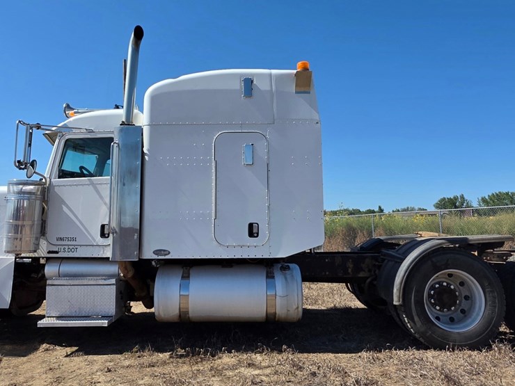2007-peterbilt-379-image-24