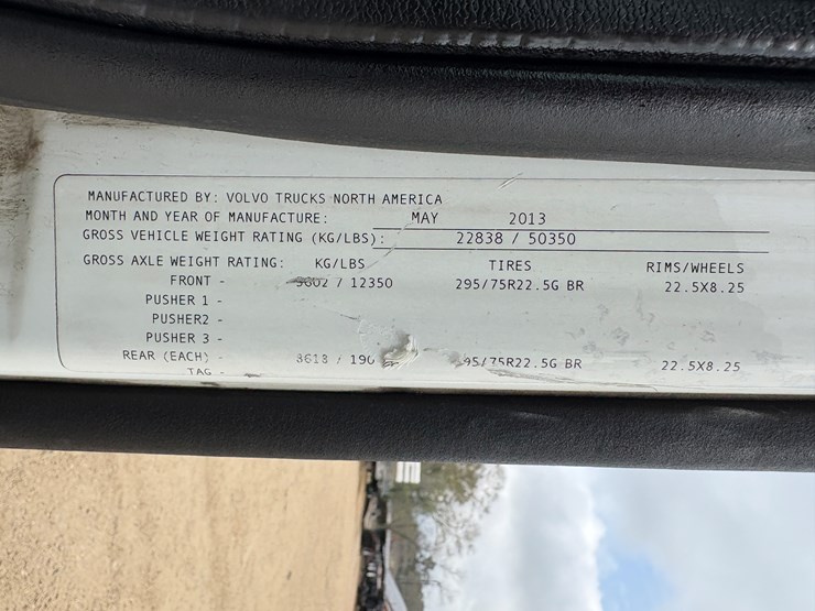 #78680-•-2014-volvo-vnm-truck-tractor-image-34
