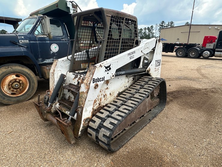 bobcat-t250-image-1