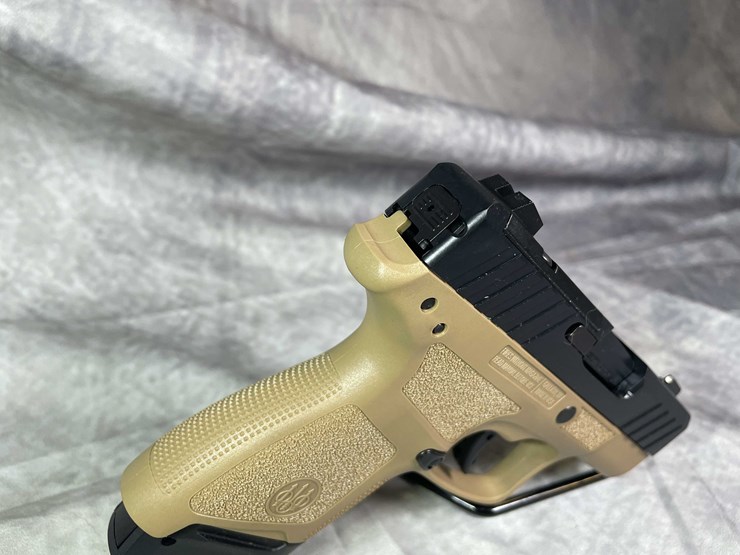 #4535-•-beretta-apx-a1-9mm-luger-semi-auto-pistol,-sn:-axc154045-image-7
