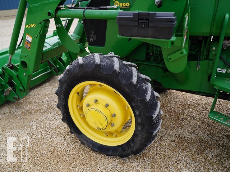 2015-john-deere-5075e-image-10