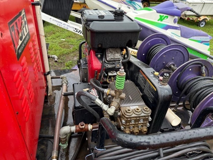 tuff-hot-water-pressure-washer-trailer-image-9
