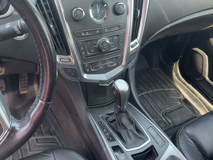2012-cadillac-srx-image-11