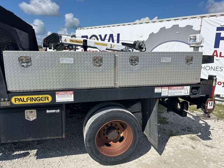 2016-ford-f550-image-21