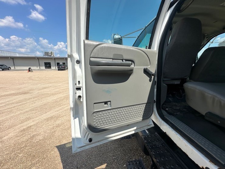 2009-ford-f650-image-46