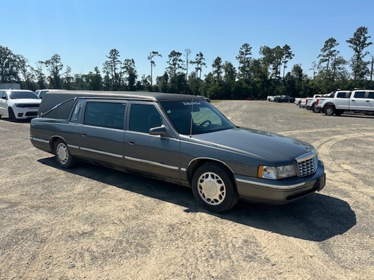 #22948-•-1997-cadillac-victoria-hearse-image-2