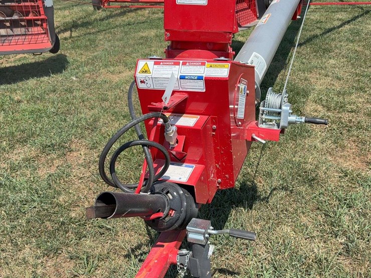 new-2023-agi-hutchinson-hx8-61-swing-away-auger,-540pto,-hyd-lift,-never-used-image-2