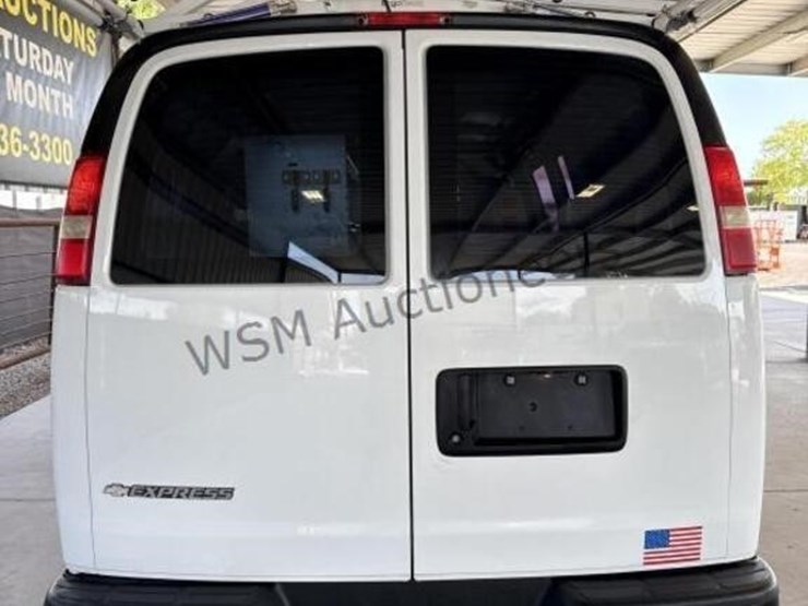 2014-chevrolet-express-2500-image-6