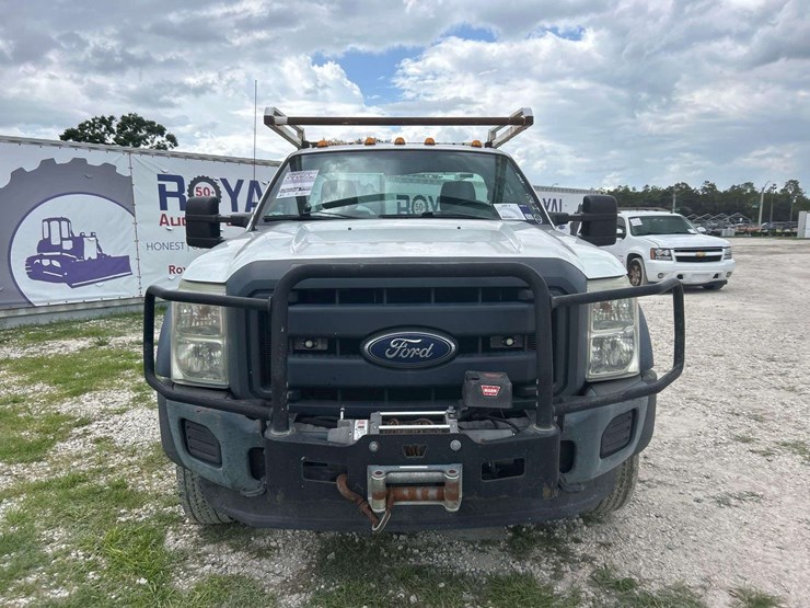 2015-ford-f550-image-30