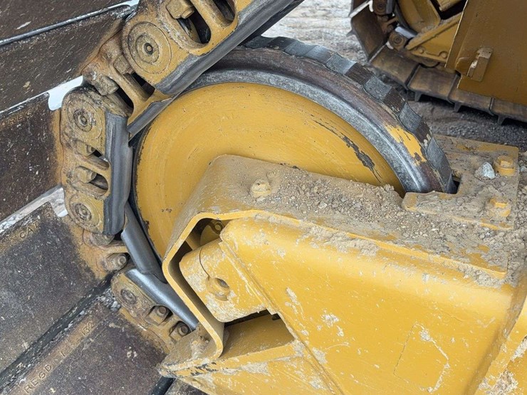 2013-cat-dgn-lgp-dozer-image-18