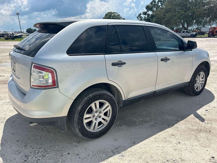 2010-ford-edge-se-image-3