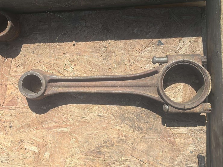 john-deere-model-g-rod-set-and-camshaft-image-2