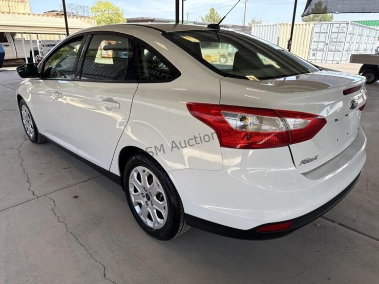 2012-ford-focus-se-sdn-image-5