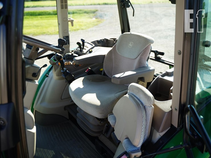 2017-john-deere-5090r-image-34