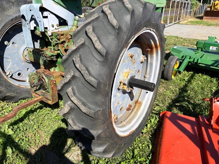 john-deere-3010-image-13