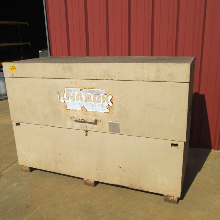 #58 • #26822 • Knaack 73"x31"x50" Toolbox