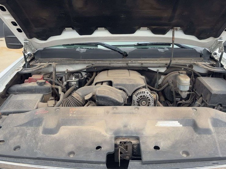 2011-chevrolet-silverado-image-18