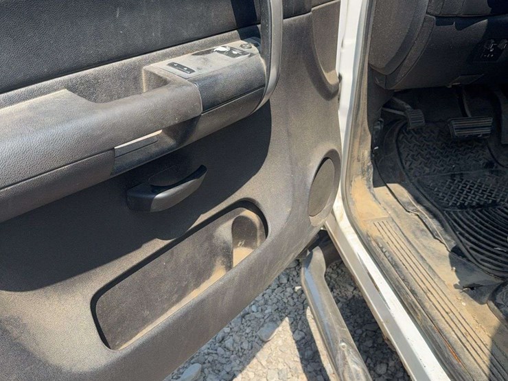 2007-chevrolet-silverado-image-9