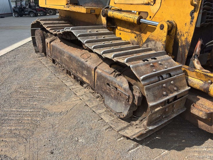 2005-deere-750j-image-15